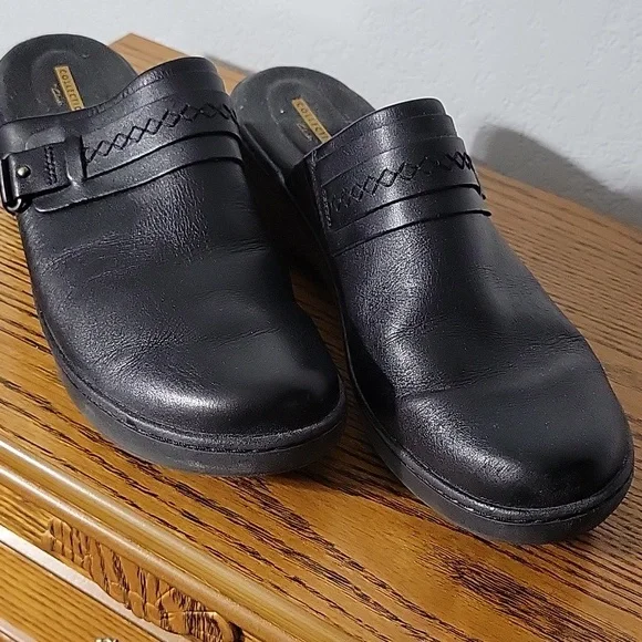 CLARKS WOMEN'S COLLECTION BLACK LEATHER SLIP-ON SIZE 12 - Picture 1 of 4